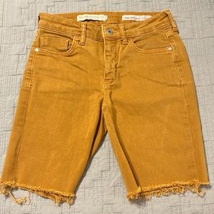 Anthropologie gold shorts, size 25